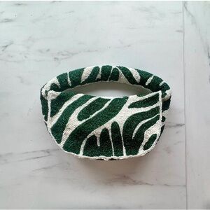 NWT Sincerely Jules Green and White Palm Beaded Patterned Bag